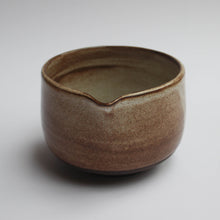 Load image into Gallery viewer, Matcha Bowl / Beige (RYU) - Kaoru Pottery