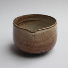Load image into Gallery viewer, Matcha Bowl / Beige (RYU) - (ki:ts) x Kaoru Pottery