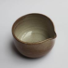 Load image into Gallery viewer, Matcha Bowl / Beige (RYU) - (ki:ts) x Kaoru Pottery