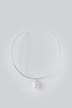 Load image into Gallery viewer, LYNN - ONE OF A KIND BAROQUE PEARL NECK CUFF / Silver - Margaret SMITH