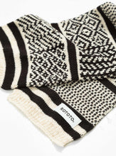 Load image into Gallery viewer, Multi Jacquard Sockstole Scarf / Ivory &amp; Black - ROTOTO