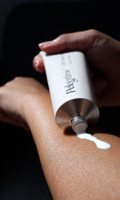 Load image into Gallery viewer, Pelegrims facial lotion editorial