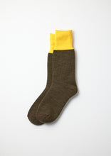 Load image into Gallery viewer, Hybrid Boot Crew Socks / Yellow &amp; Olive - ROTOTO