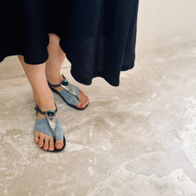 Load image into Gallery viewer, Luminous Silk Tongs Socks / Yellow - Yu-ito