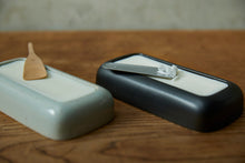 Load image into Gallery viewer, <moe> Vessel for Fragrance Bar / Black - Kurashi no Kaori