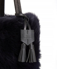 Load image into Gallery viewer, I-O Shearling Bucket - S / Navy Shearling & Black - (ki:ts)