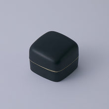 Load image into Gallery viewer, <moe> Vessel for Candle / Black - Kurashi no Kaori