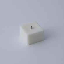 Load image into Gallery viewer, Sandalwood Candle - Kurashi no Kaori