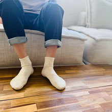 Load image into Gallery viewer, Organic Cotton Slub Short Socks / White - Yu-Ito
