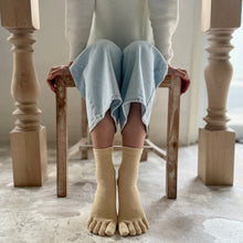 Load image into Gallery viewer, Organic Cotton Five Finger Socks Vegetable Dyeing / Sakura Pink - Yu-ito