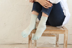 Organic Cotton Five Finger Border Socks Vegetable Dyeing / Sakura Pink - Yu-ito