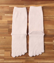 Load image into Gallery viewer, Smooth Silk Five Finger Room Socks / Sakura Pink - Yu-ito