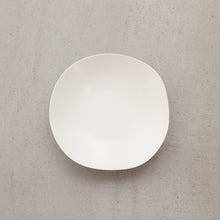 Load image into Gallery viewer, feuille Plate / 23cm Matte White - miyama x metaphys