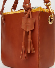 Load image into Gallery viewer, SQ Hand Bag with Pouch / Tan - (ki:ts)