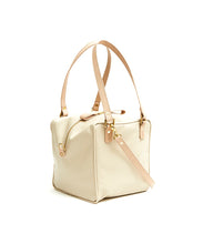 Load image into Gallery viewer, Cube Bag Soft - M / Cafe Latte - (ki:ts)