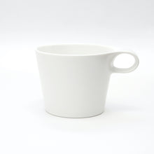 Load image into Gallery viewer, Stamug mug / Matte White - miyama x metaphys