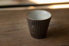 Load image into Gallery viewer, Teacup Powdered Line Pattern / Black - Kim Kyung Deok