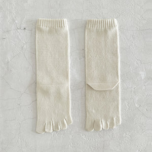 Luminous Silk Five Finger Crew Length Socks / White - Yu-ito