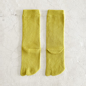 Luminous Silk Tabi Crew Length Socks / Yellow - Yu-ito