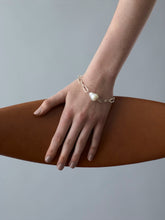 Load image into Gallery viewer, ALICIA - ONE OF A KIND PEARL CHAIN BRACELET/ Silver - Margaret SMITH