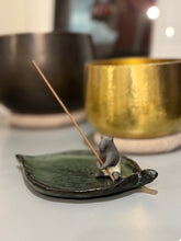 Load image into Gallery viewer, Papir Incensze Holder Iwashita Nuneaki Cedarwood Incense