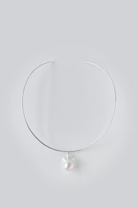LYNN - ONE OF A KIND BAROQUE PEARL NECK CUFF / Silver - Margaret SMITH