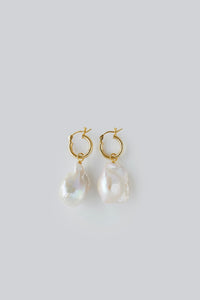 MERLE - ONE OF A KIND BAROQUE PEARL HOOPS / Gold - Margaret SMITH