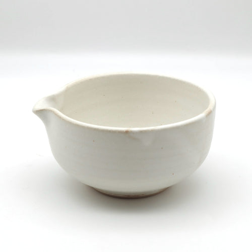 Mashiko Pottry_SQ1080_Katakuchi Matcha Bowl_Natural White_Wakasama Tougei