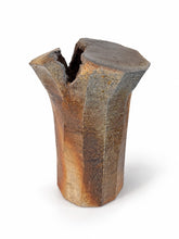 Load image into Gallery viewer, Mori Taiga_Pakkari Flower Vase_top_H960