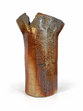Load image into Gallery viewer, Mori Taiga_Pakkari Flower Vase_front_H960