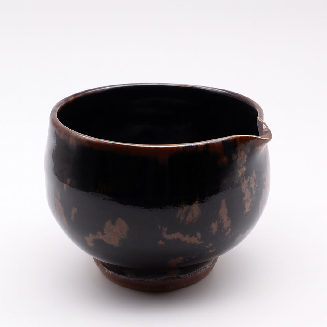 Tomoo Hamada_Black and persimmon glazed katakuchi matcha bowl_1276_3