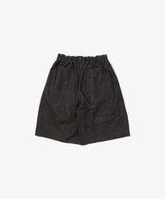 Load image into Gallery viewer, circular short pants black denim one wash  back