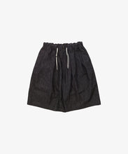 Load image into Gallery viewer, circular short pants black denim one wash  front