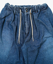 Load image into Gallery viewer, circular short pants denim damaged_zoom
