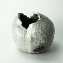 Load image into Gallery viewer, ishido_kohiki haze vase_02