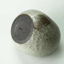 Load image into Gallery viewer, ishido_kohiki haze vase_kits