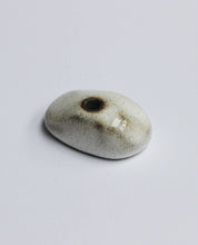 Load image into Gallery viewer, Incense Holder Koishi / Haku (White) - Kaoru Poterry