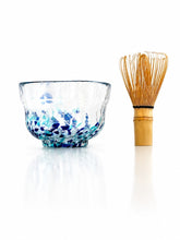 Load image into Gallery viewer, matsugaoka glass_photo_matchabowl_umi_matcvhawhisk_H960