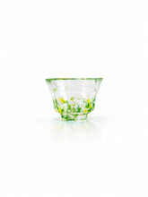 Load image into Gallery viewer, matsugaoka glass_photo_sake cup wakakusa_H960