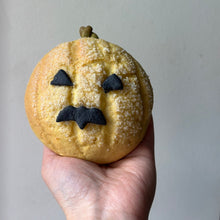 Load image into Gallery viewer, Pumpkin Melon Pan - (ki:ts) x Gu Choki Pan