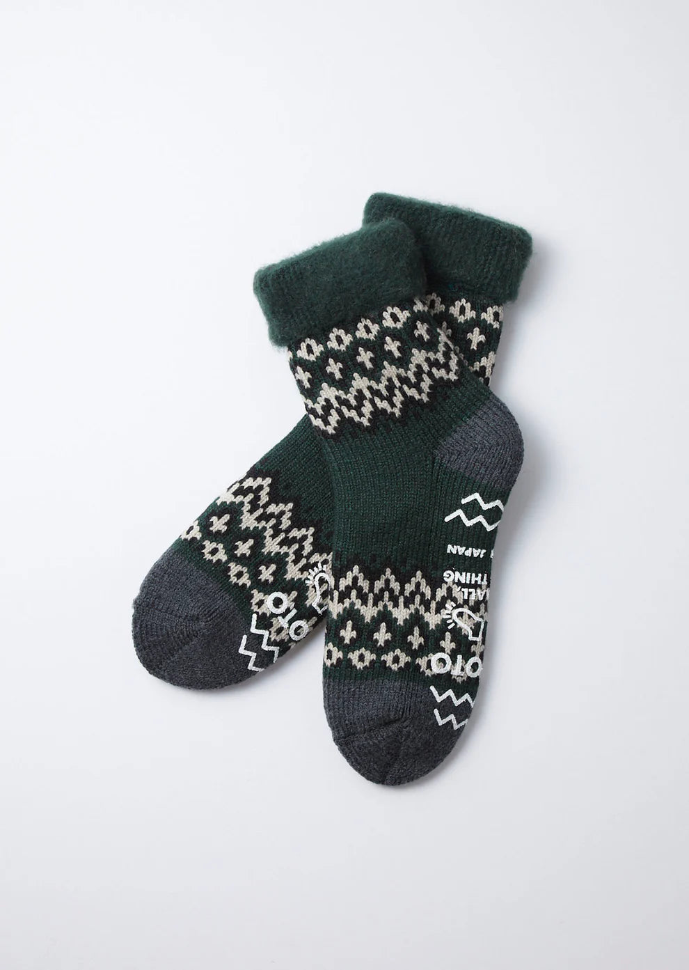 rototo_R1260_COMFY ROOM SOCKS NORDIC_D.Green.jpeg