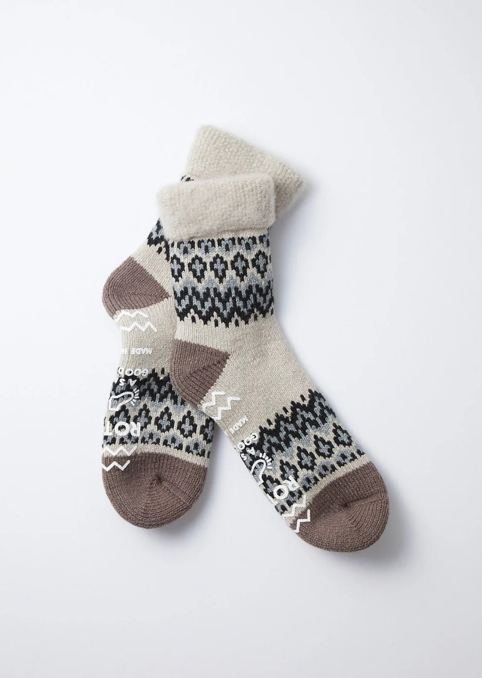 rototo_R1260_COMFY ROOM SOCKS NORDIC_Ivory