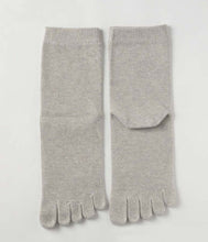 Load image into Gallery viewer, Organic Cotton Five Finger Socks Vegetable Dyeing / Stone - Yu-ito