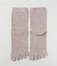 Load image into Gallery viewer, Organic Cotton Five Finger Socks Vegetable Dyeing / Lilac - Yu-ito