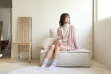Load image into Gallery viewer, Smooth Silk Five Finger Room Socks / Sakura Pink - Yu-ito
