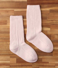 Load image into Gallery viewer, Smooth Silk Crew Length Socks / Sakura Pink - Yu-ito