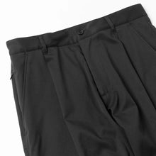 Load image into Gallery viewer, Tapered Cropped Trousers / Black - (ki:ts) x WWS